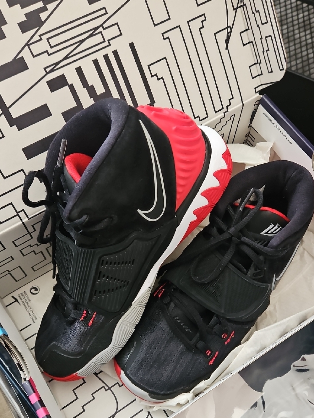Kyrie Irving Kyrie 6 Sneakers Size 6